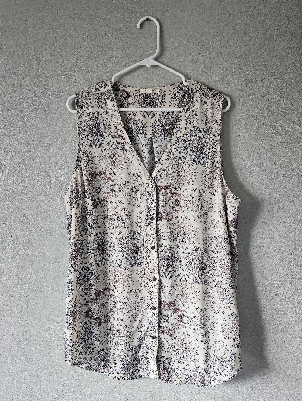 Maurices Cream Sleeveless V-Neck Button-Front Tank with Black & Burgundy Print